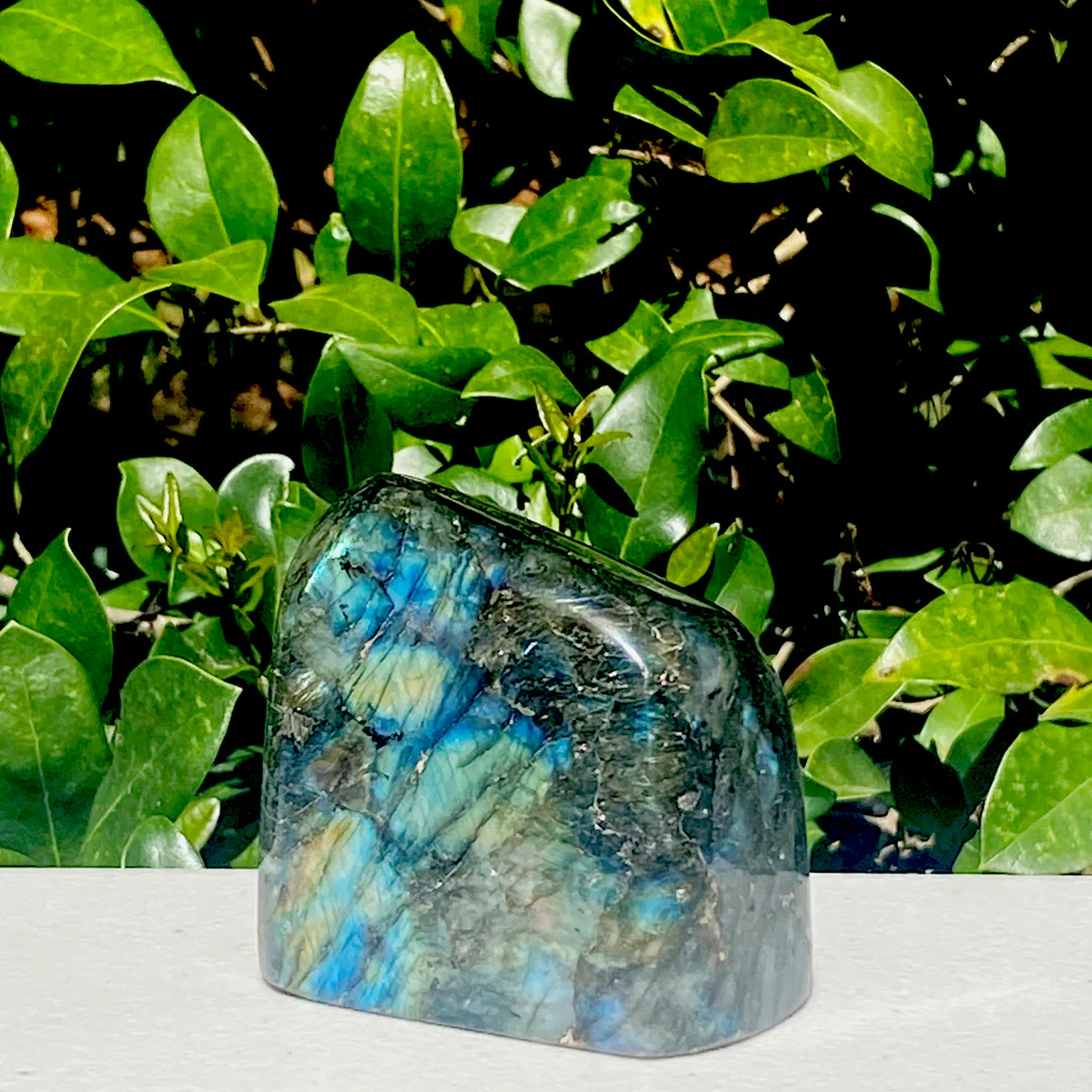 Labradorite Freeform - 437.1g - Image 2
